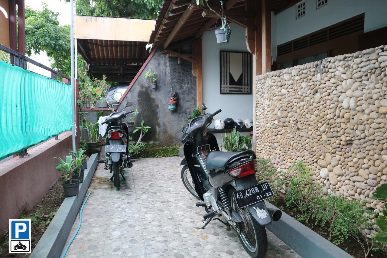 Kembar Guesthouse Yogyakarta Ngoại thất bức ảnh